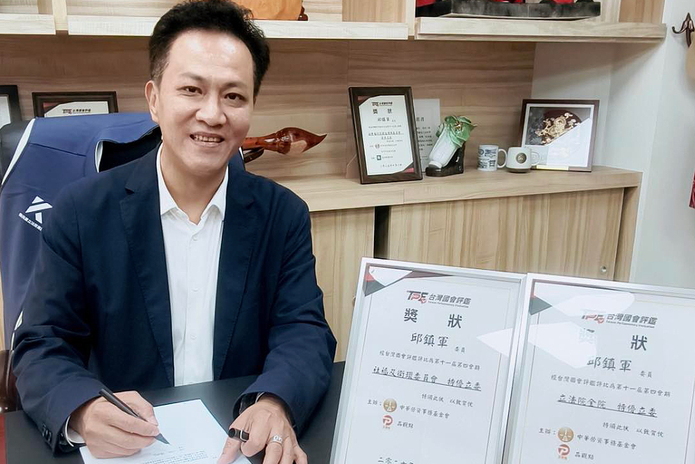 AI浪潮帶來電力需求　邱鎮軍：儘速重啟核電 7