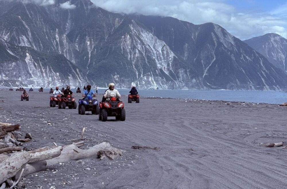 終結亂象！花蓮縣府公告「沙灘車自治條例」　未持照營業最高罰10萬可按次 3
