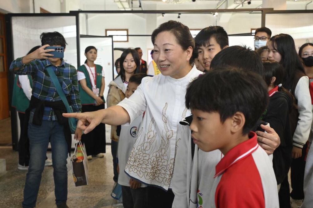 受邀出席反毒教育特展　徐榛蔚：整合3大資源建構兒少防護體系 13