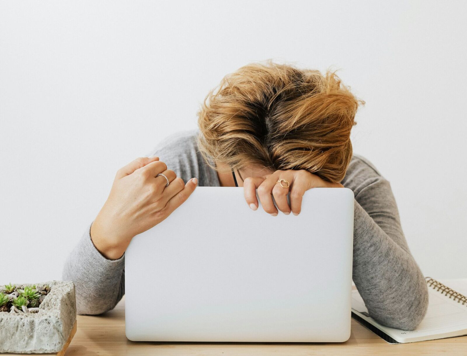 越睡越累？必知春困五症狀   早上「一好物」比咖啡更能醒過來