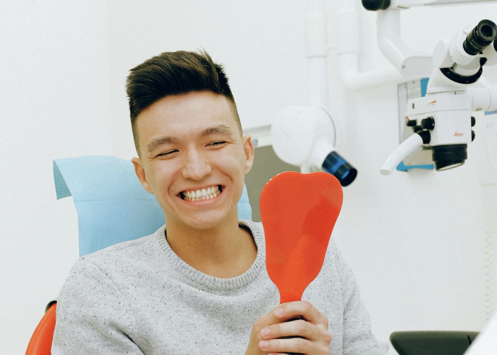 牙齒矯正後驚冒「黑三角」？   牙根空隙三大成因別輕忽