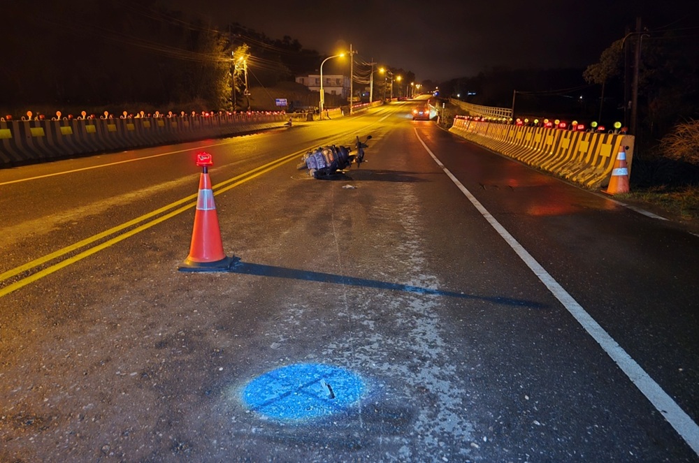頻傳犬隻竄道路釀事故　花蓮警籲飼主落實管理避免觸法