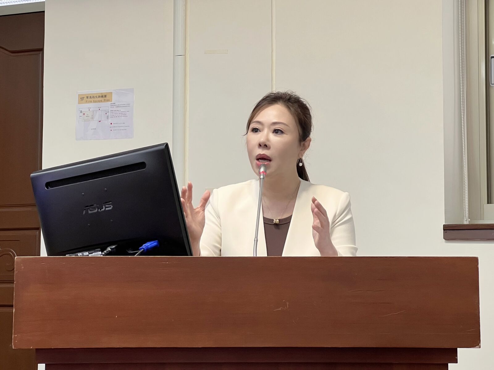 李彥秀憂2大航道癱瘓CPI壓力遠超央行預估　楊金龍鬆口：不排除升息 7