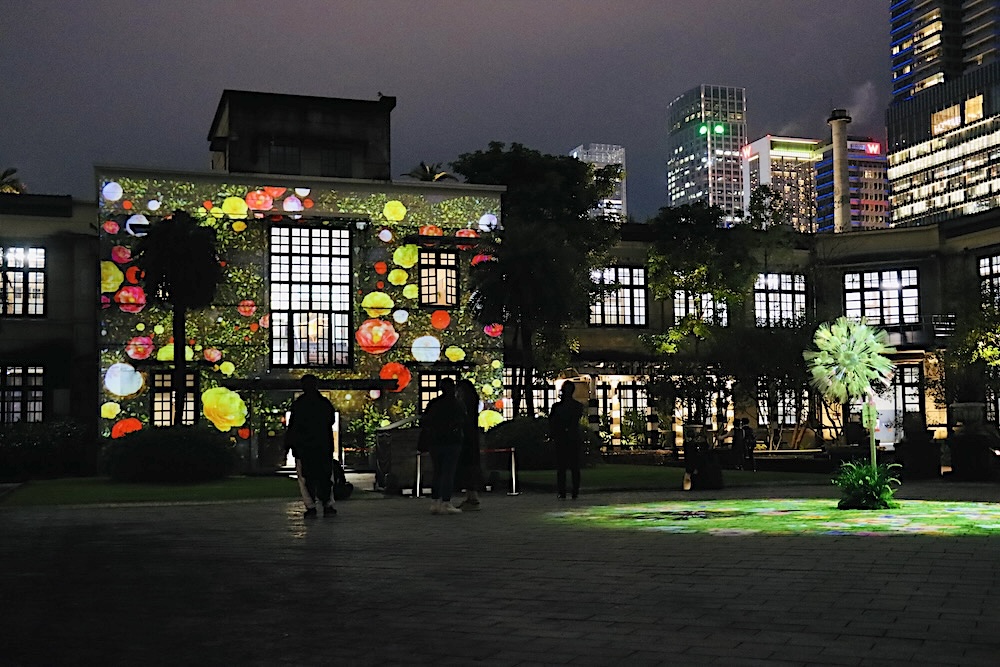松山文創園區夜間光影展好評加碼　清明連假來這從早玩到晚