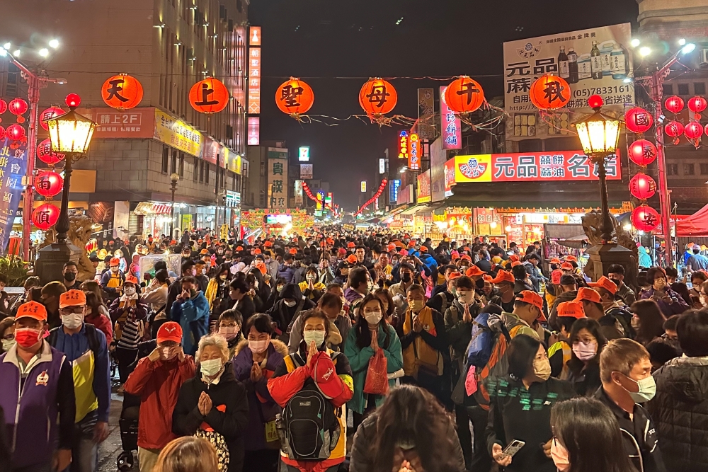 【2026全台瘋媽祖】進香遶境商機爆發 小金豆崛起、文創爆紅 徒步「三神器」熱搜暴增 47