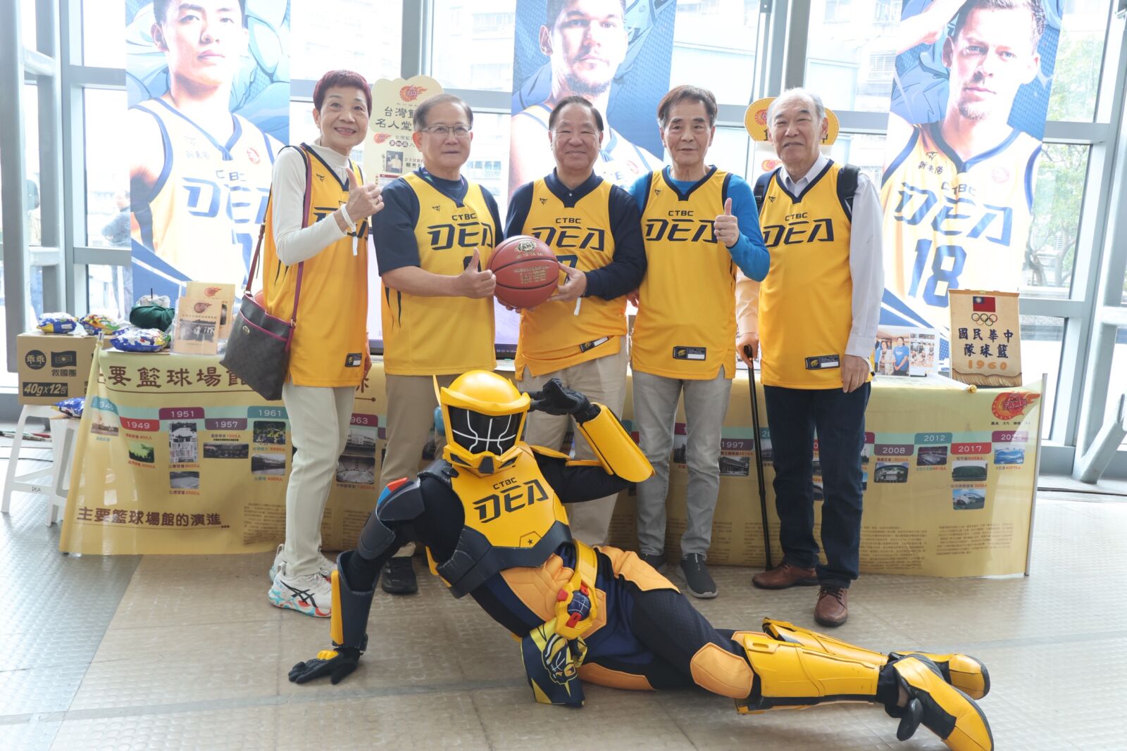 名人堂傳奇現身中信特攻主場　葛永光開球傳承籃球精神