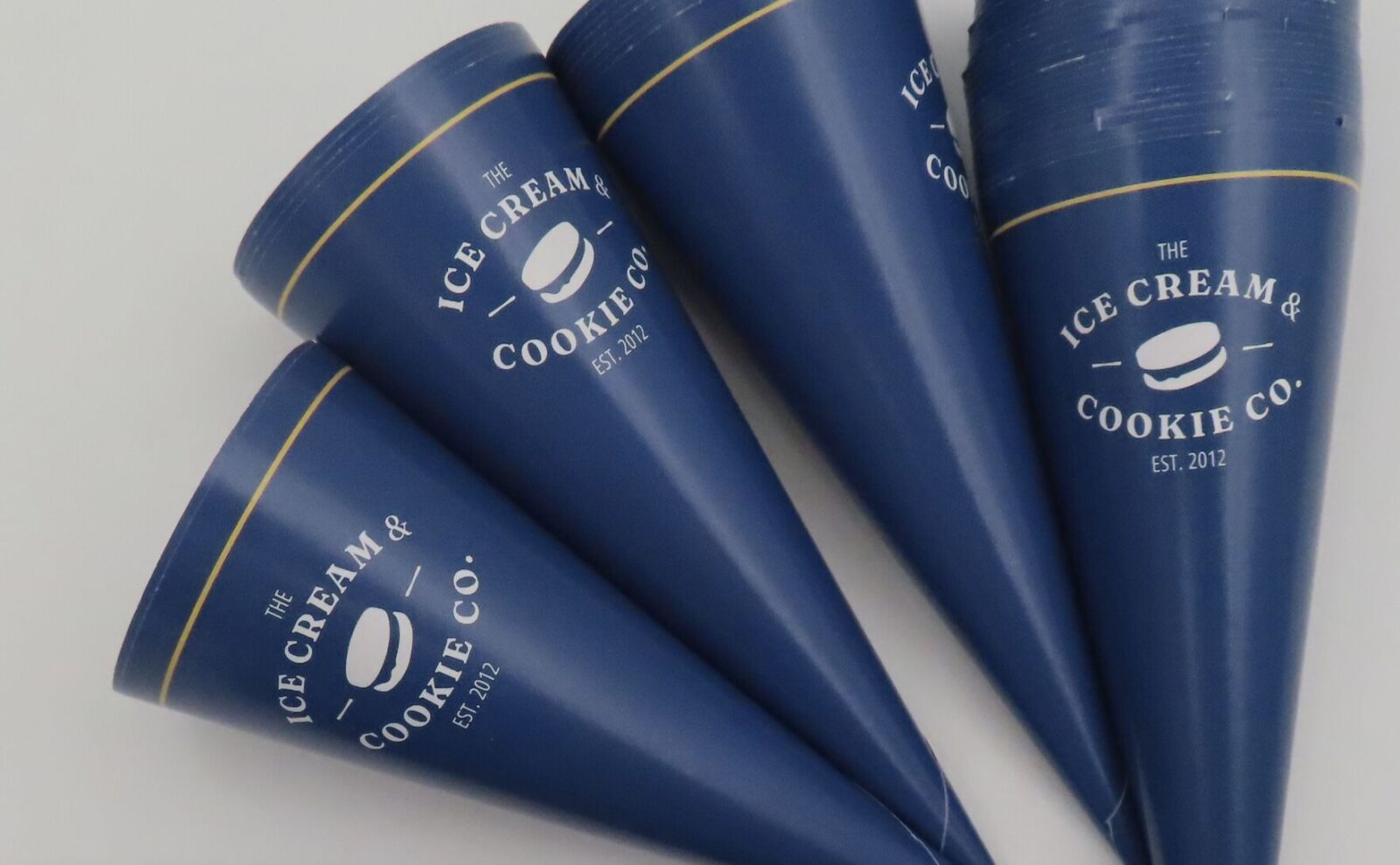 舔不得！人氣冰淇淋「ICC」出包   進口紙托檢出螢光增白劑