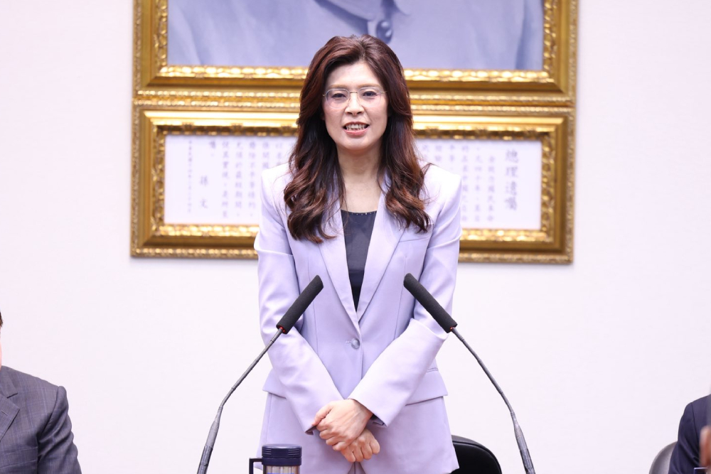 【藍蝴蝶專欄】我們的中華民國（一）　從鄭麗文的「一中政策、反台獨」言論到美台陸戰略布局