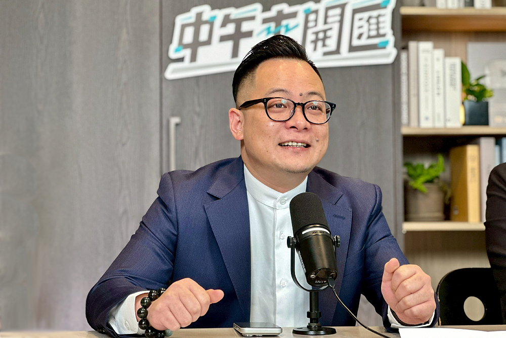 中午來開匯／基隆地方看「藍白合」　童子瑋：市長秘書披白袍傷藍營自家人