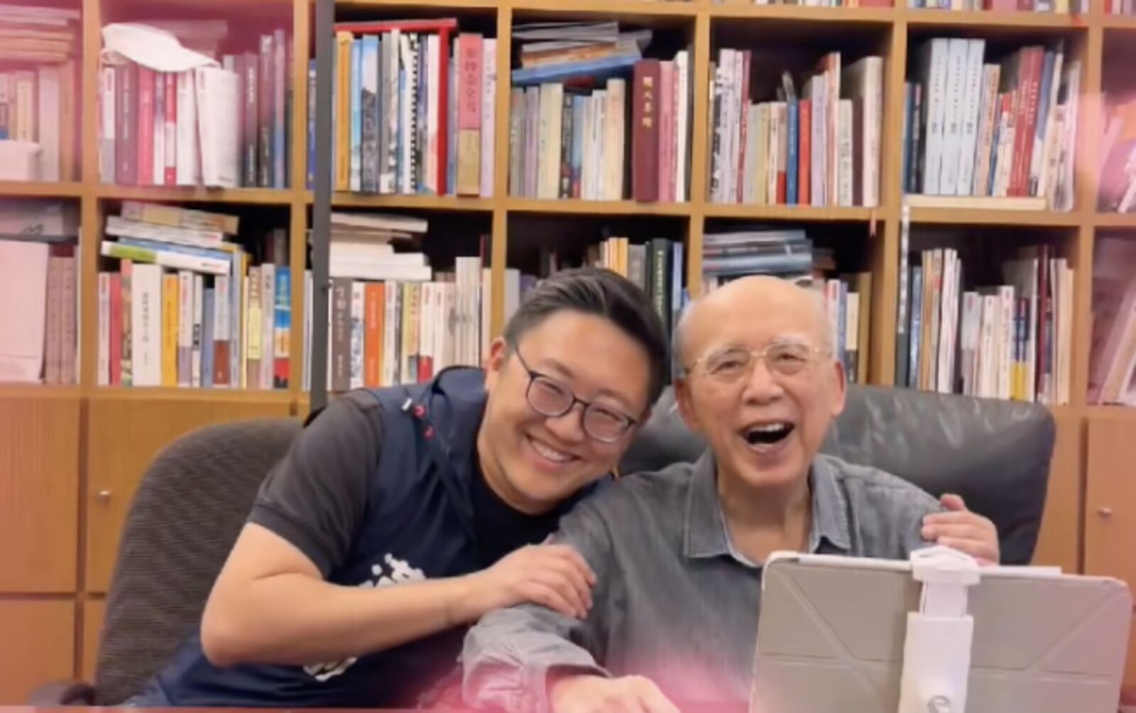 台北市松信藍議員初選混戰　滿志剛獲吳伯雄唯一錄影力挺 7