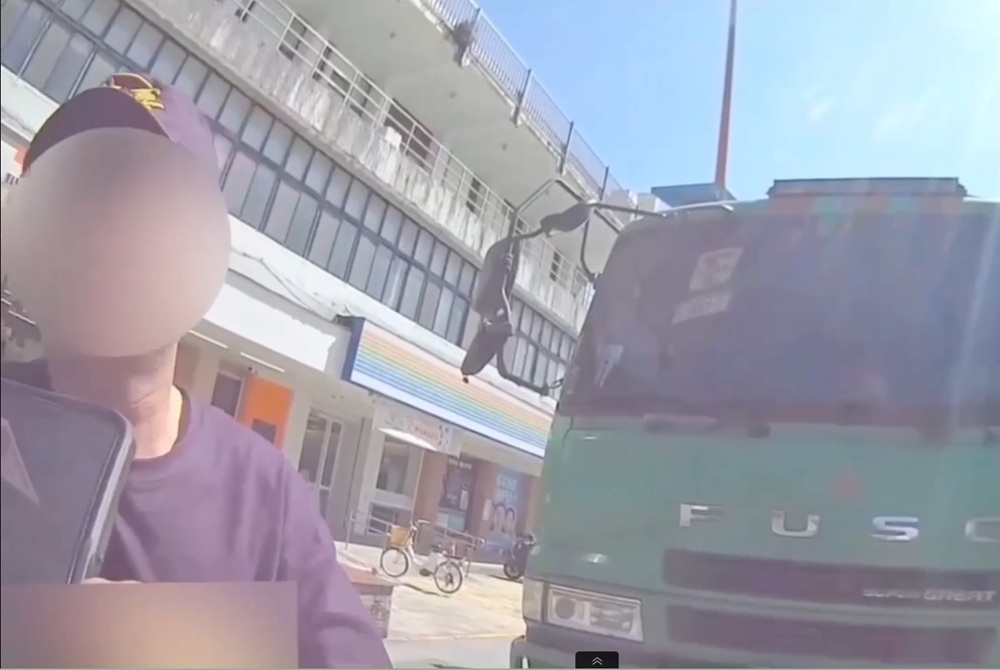 無照男開大貨車趴趴走　駕駛違規停紅線竟是通緝犯