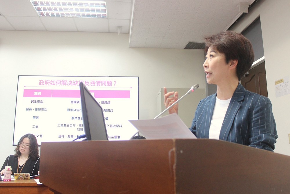 塑料之亂波及5大產業民生必需品　陳亭妃：經濟部必須主導跨部會解決 7