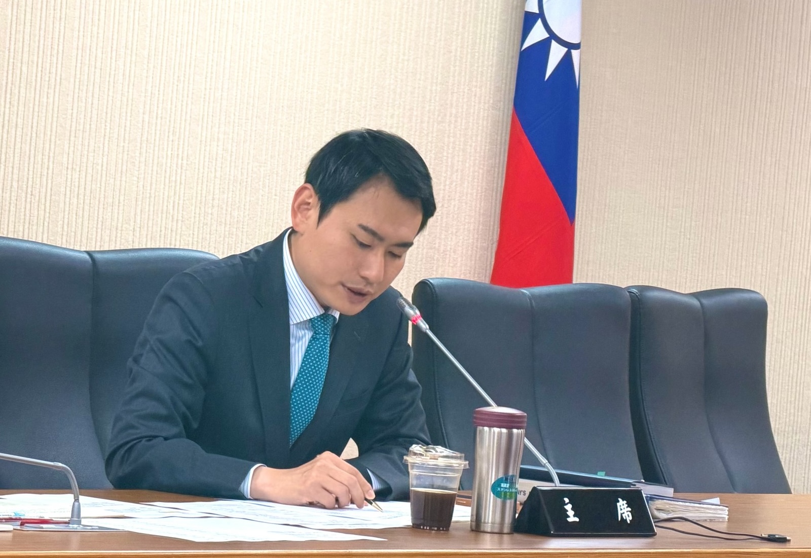 為鄭習會讓路？藍營缺席國防特別條例協商　陳冠廷怒轟癥結在這一人