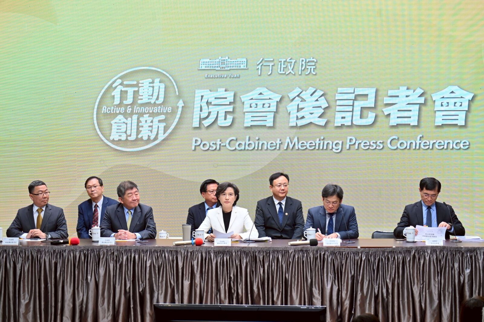 【藍蝴蝶專欄】當「2300萬人」成為話術：台灣正在失去的 不只是兩岸空間