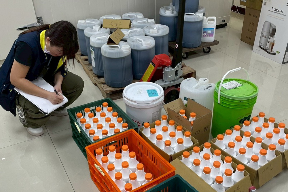 健康飲品康普茶疑過期改標　松樹角公司負責人交保 23