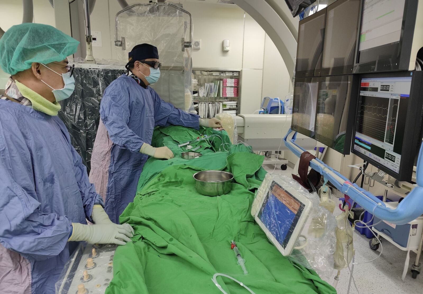 男子一下高鐵胸悶、手腳發冷…   心肌梗塞跨縣市60分鐘搶命