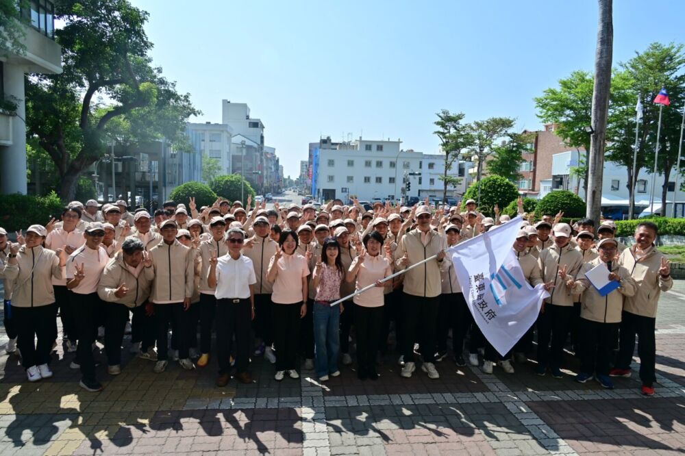 饒慶鈴授旗全中運台東代表隊　宣布加碼績優選手訓練補助金