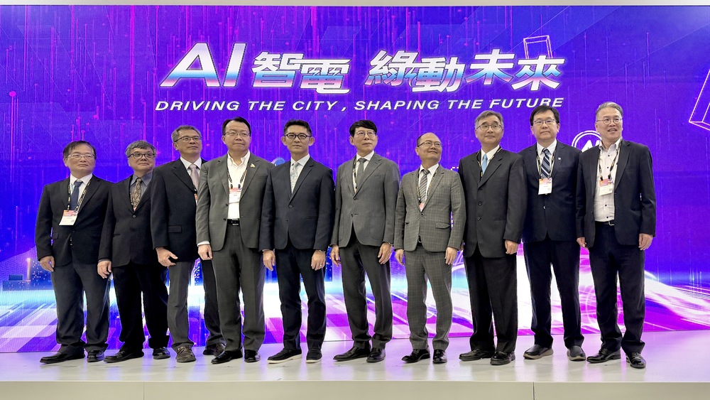 經濟部TARC主題館亮相車電展　AI智慧座艙、城際氫能大巴展台灣競爭力