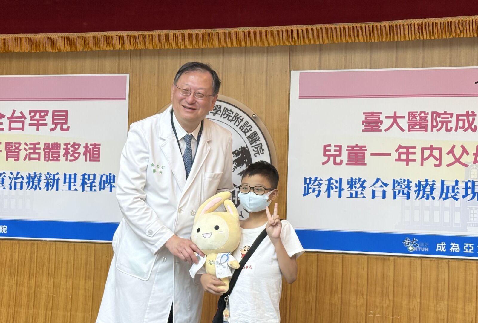 一年內「媽捐肝爸捐腎」接力救幼兒！ 台大醫院完成罕見活體移植 3