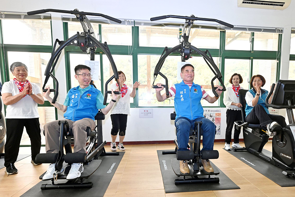 苗栗獅潭「銀髮健身俱樂部」揭牌　鍾東錦鼓勵長輩多運動享受健康生活 11