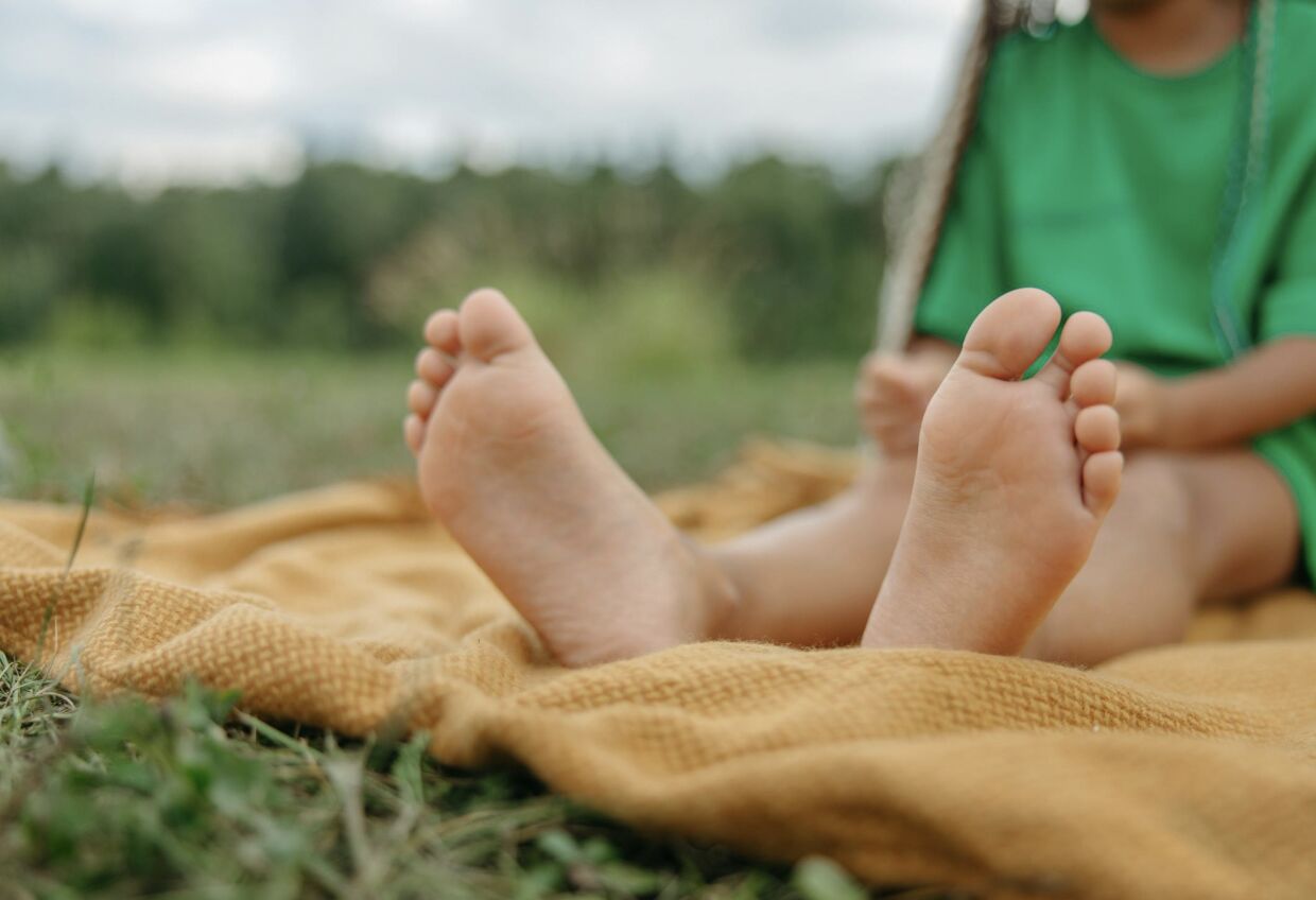 小朋友好像扁平足該緊張？   物理治療師教你8歲前一招辨安心