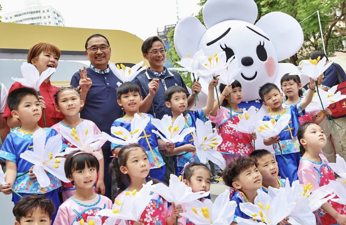 捷運海山站變身五月雪勝地　林金結邀民「有福桐享」