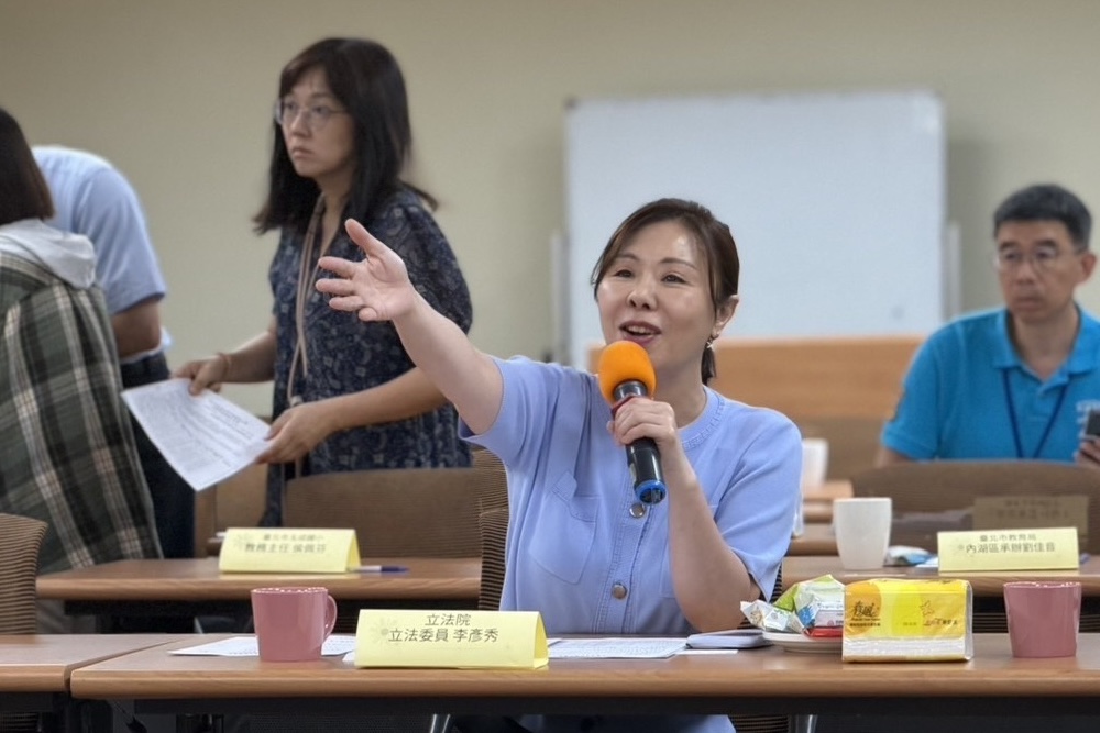 成功爭取經費守護港湖學子安全　李彥秀、葛如鈞考察4校老舊建物 5