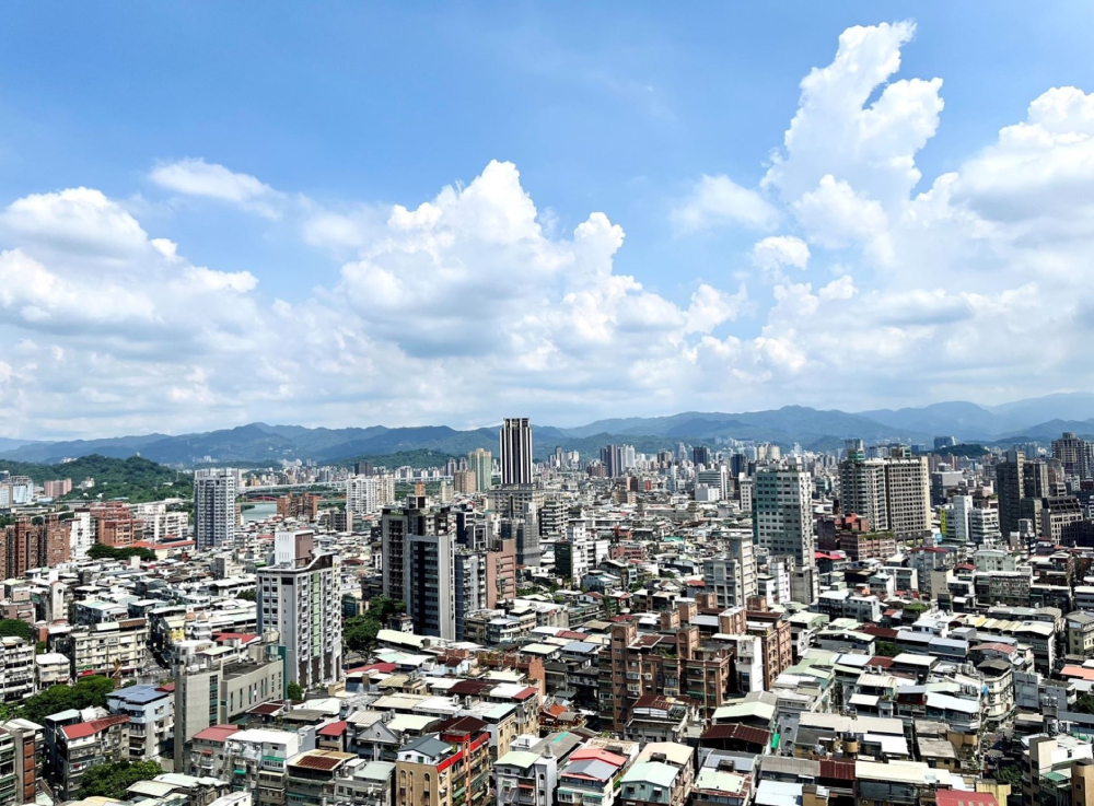 同總價坪數剩不到一半！永慶房屋曝新北總價1500萬內預售、成屋交易占比