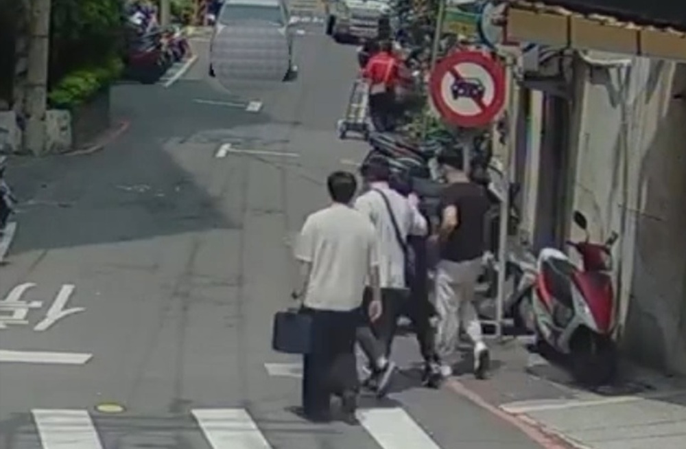 水電工涉暗營毒品分裝場　逮47歲男查扣改造手槍與子彈