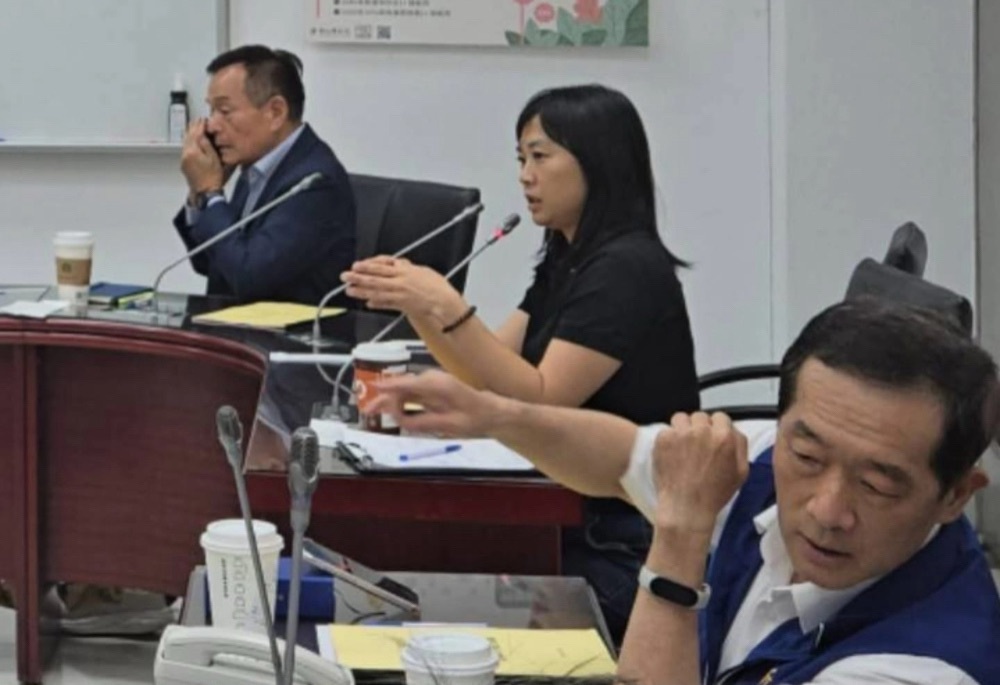 八里球場、淡江大橋噪音改善　鄭宇恩：透過議會審查緊盯地方建設