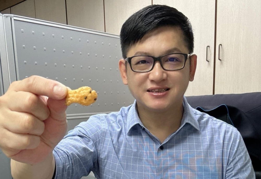 「香魚君」現身職棒場應援　劉哲彰盼文化結合生態打造香魚之都