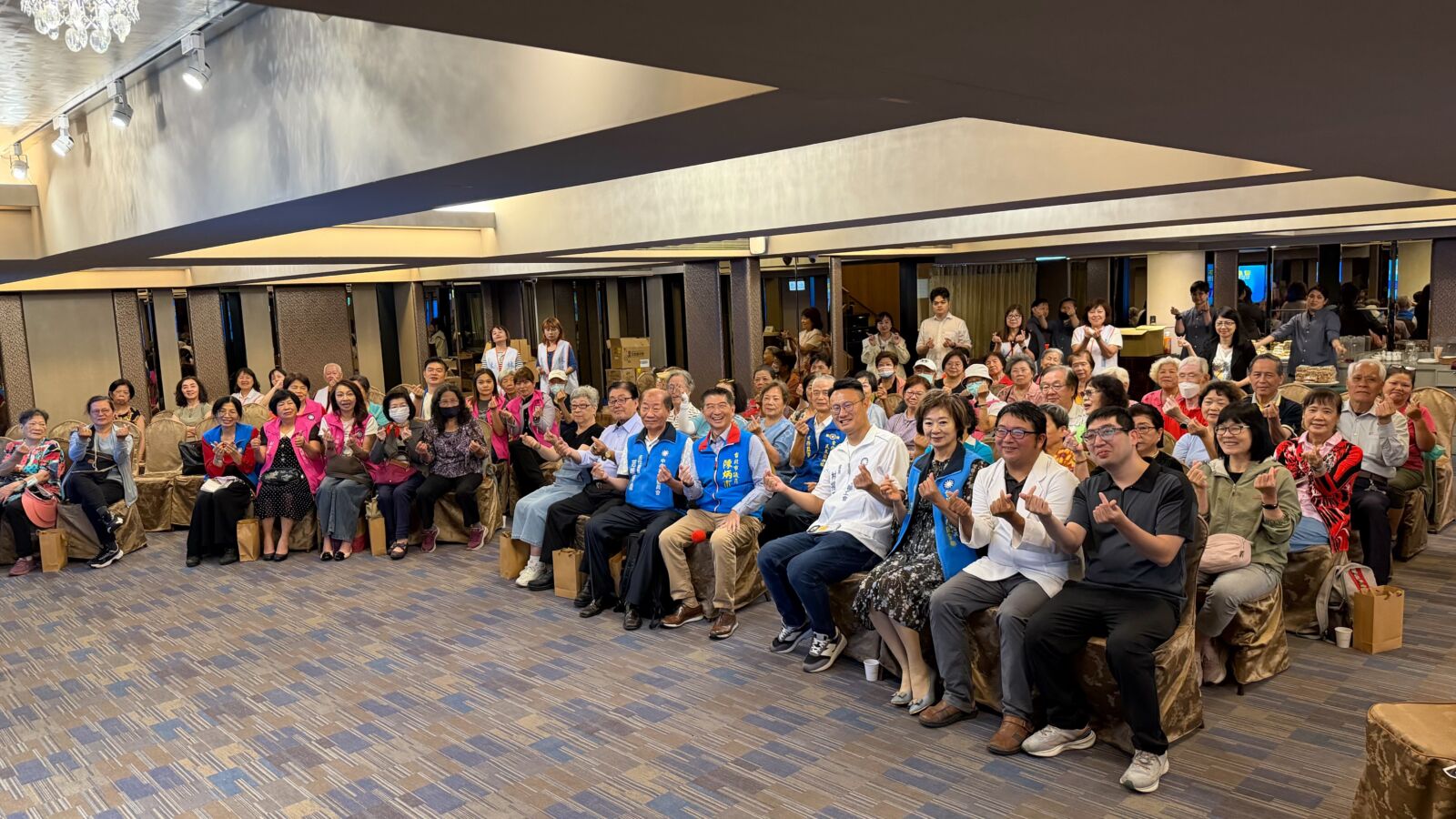 林揚庭獲士北攤商認證「你又來了」　李彥秀喊買一送一加碼送立委服務 21