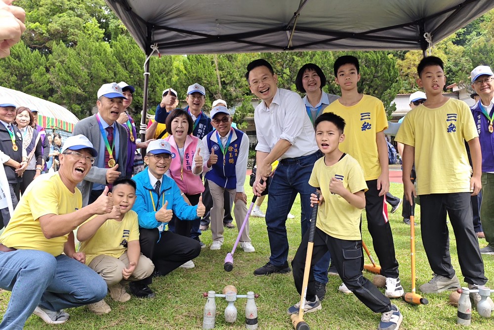 「魯冰花故鄉」龍潭三和國小80週年校慶　蘇俊賓驚喜現身贈手繪杯 7