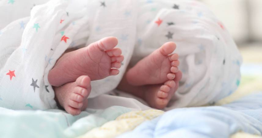 妻狂發兒子照片給陌生男！對話紀錄驚見「關鍵字」　他做完親子鑑定傻眼