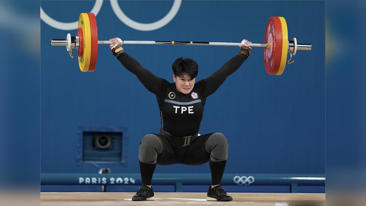 亞錦賽勇奪3面銀牌！陳玟卉「降級」挑戰狀態超猛！挺舉、總和雙破全國紀錄