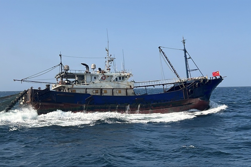 海巡署威力掃蕩護澎湖　2天逮1通緝犯驅離8艘中國越界漁船