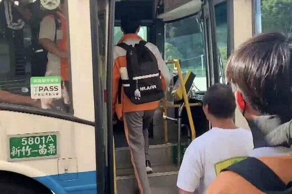 成功促成苗栗客運今起加開班次因應通勤　邱鎮軍續推常態化