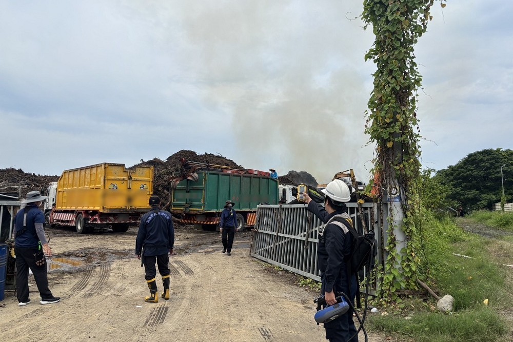 嚴正澄清烏龍爆料抹煞基層努力　高市府：去年已主動查緝永安廢木材非法棄置