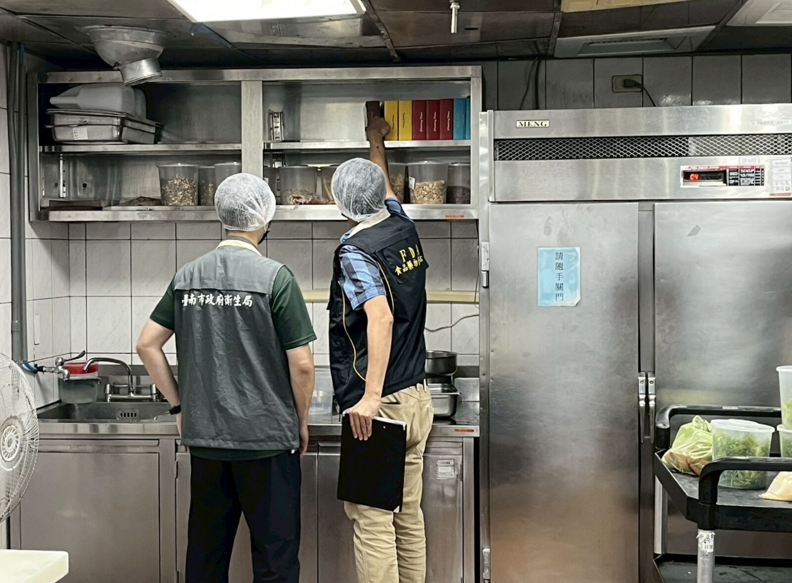 星級飯店出包！台糖長榮查獲6逾期食品   從柳丁汁到金箔都見過期