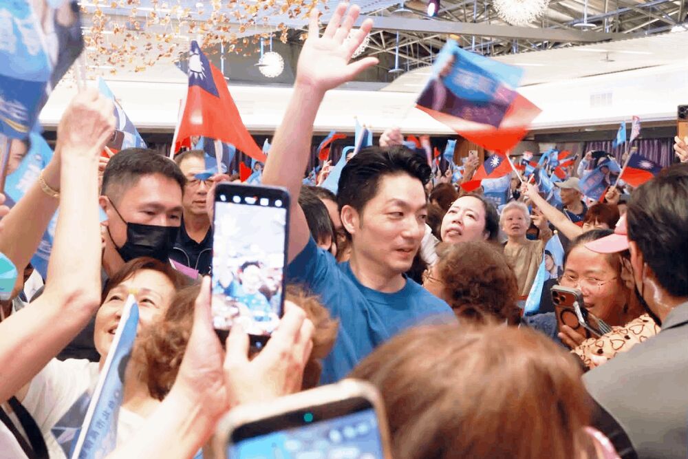 蔣萬安問反毒立場臉書湧大量留言　柳采葳：洗不掉沈伯洋白紙黑字