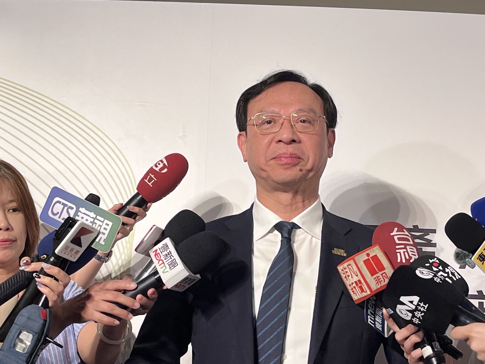 蔣萬安、沈伯洋互摃「反毒」   衛福部長正式發聲！