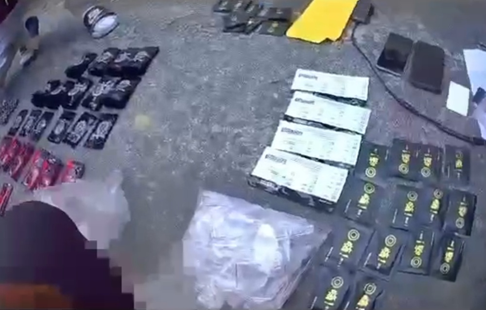汽車旅館當外送毒品據點　警前後包抄車擋運毒小蜜蜂