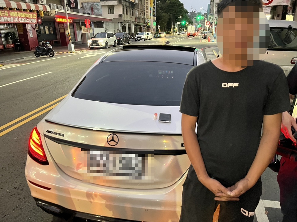 併排臨停　汽車內滿是異味35歲男涉毒駕被逮