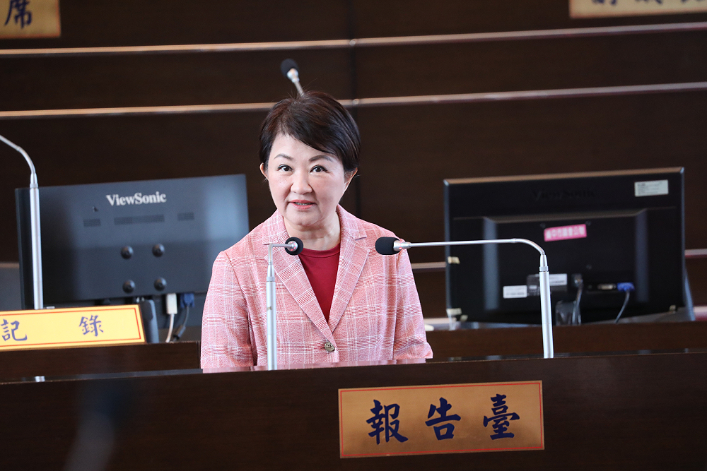 盧秀燕最後一次出席議會場面溫馨　江和樹挺「選總統」