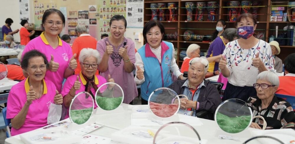 游淑貞走訪社區提福氣站照顧升級　吳東昇表態支持讓好人才延續好政策
