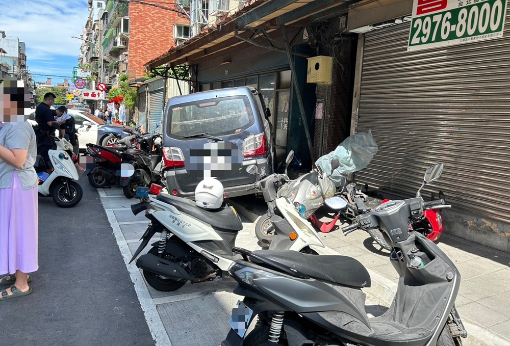 偷車嫌犯饞洋酒　37歲男開贓車撞倒26輛機車被逮