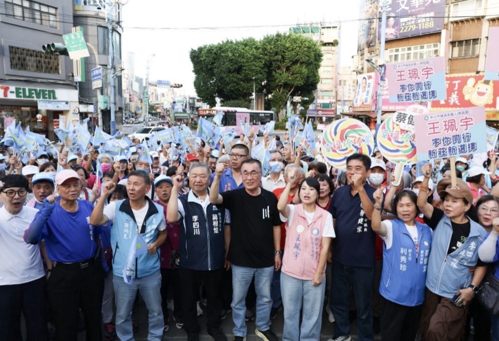 李四川走訪中美美秀市場　加速新泰塭仔圳重劃、提升新莊捷運量能