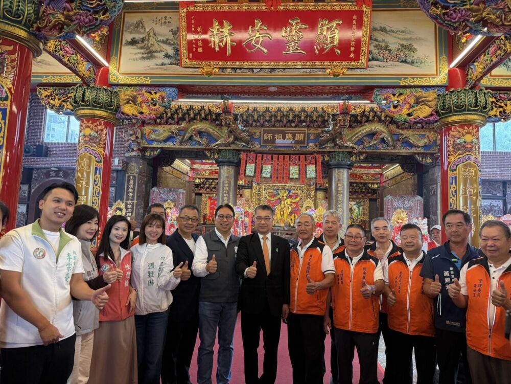 偕徐國勇揭總統贈匾　黃世杰提強化建設產業打造「世界桃園」
