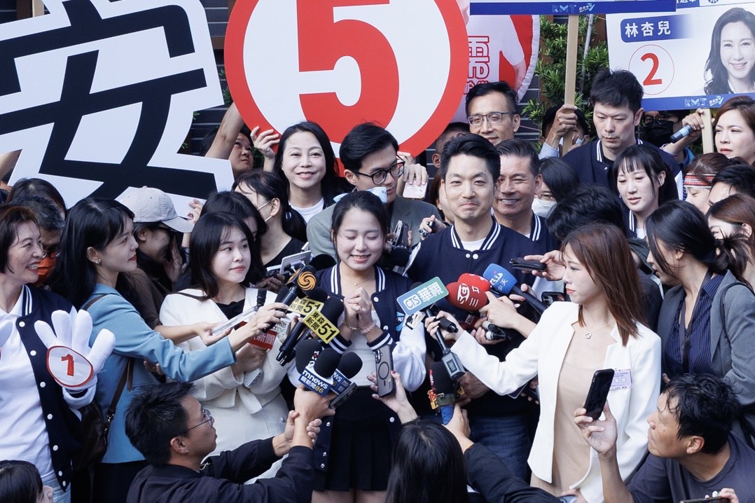 首投族「講晚安女孩」代抽籤5告讚　生日願望祝福蔣萬安高票連任