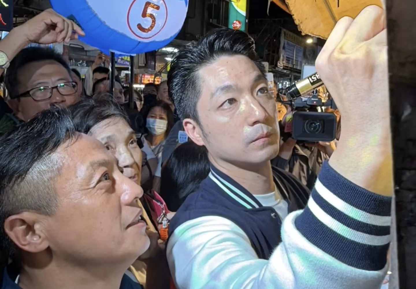 蔣萬安內湖737掃街引爆群眾熱情　攤販老闆現身力挺一定連任原因曝光 5